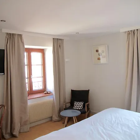 فندق Hotel-restaurant Du Val Joli 3*