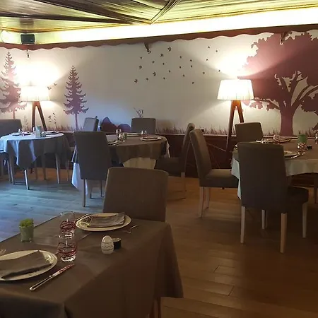 Hotel-restaurant Du Val Joli فندق 3*