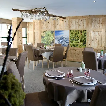 Hotel-restaurant Du Val Joli فندق