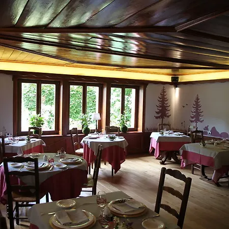 Hotel-restaurant Du Val Joli فندق