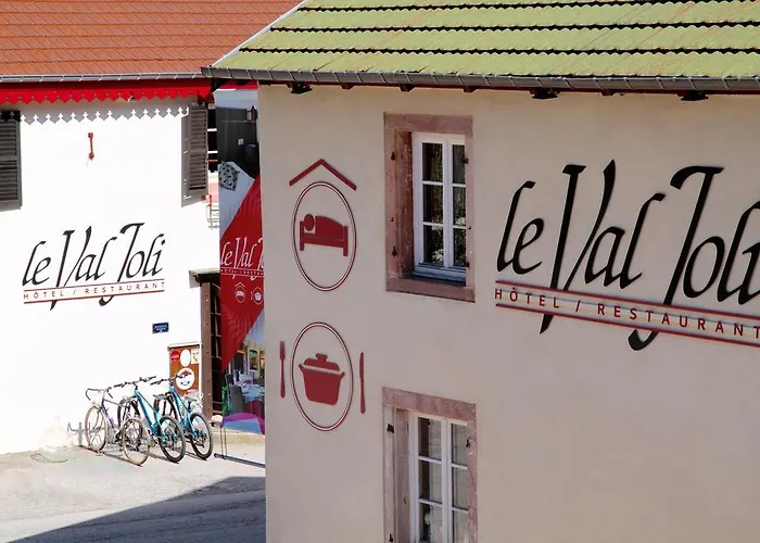 Hotel-restaurant Du Val Joli 勒瓦伦丁