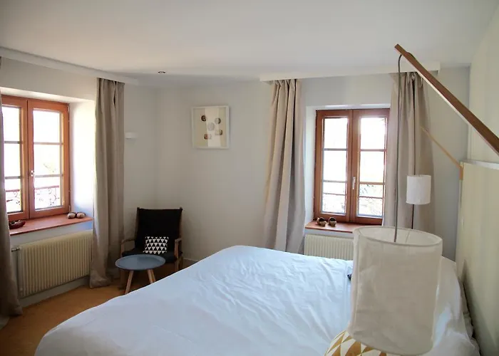 Hotel-restaurant Du Val Joli 勒瓦伦丁