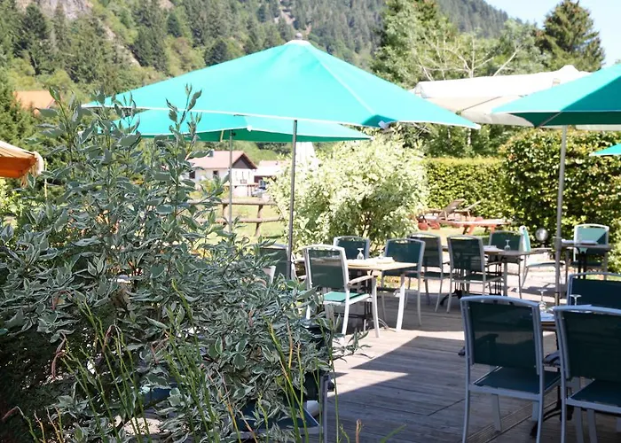 Hotel-restaurant Du Val Joli 勒瓦伦丁