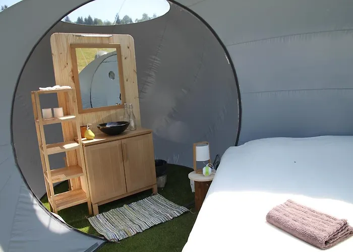 Hotel-restaurant Du Val Joli 勒瓦伦丁