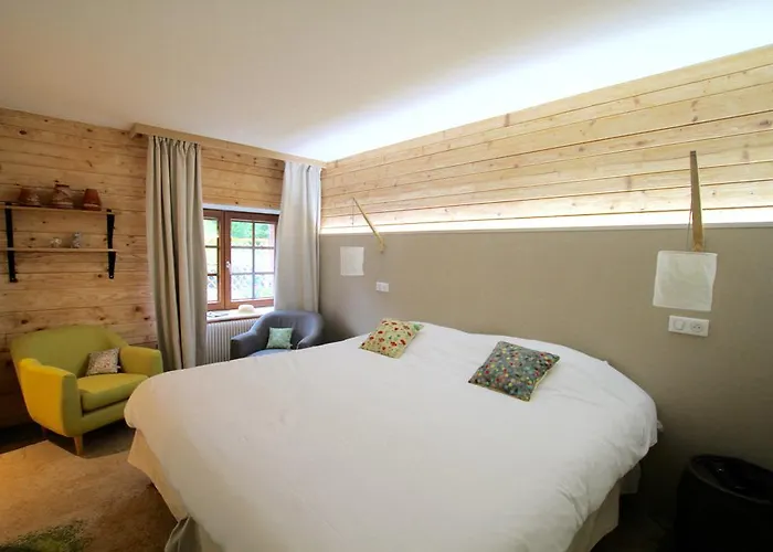 Hotel-restaurant Du Val Joli 勒瓦伦丁