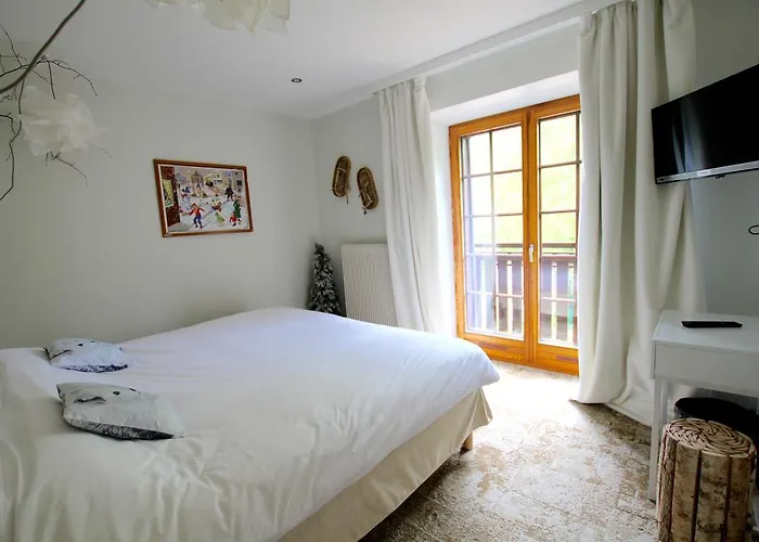 Hotel-restaurant Du Val Joli 勒瓦伦丁