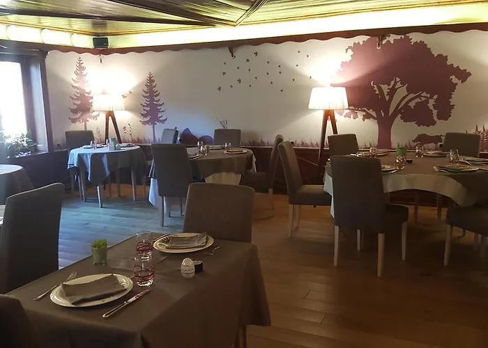 Hotel-restaurant Du Val Joli 酒店 3*