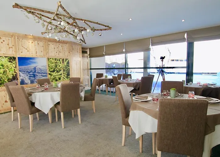 Hotel-restaurant Du Val Joli 酒店 3*