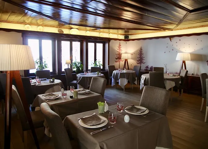 Hotel-restaurant Du Val Joli 酒店 3*